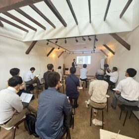 山形のおっはークラブでの講演の様子